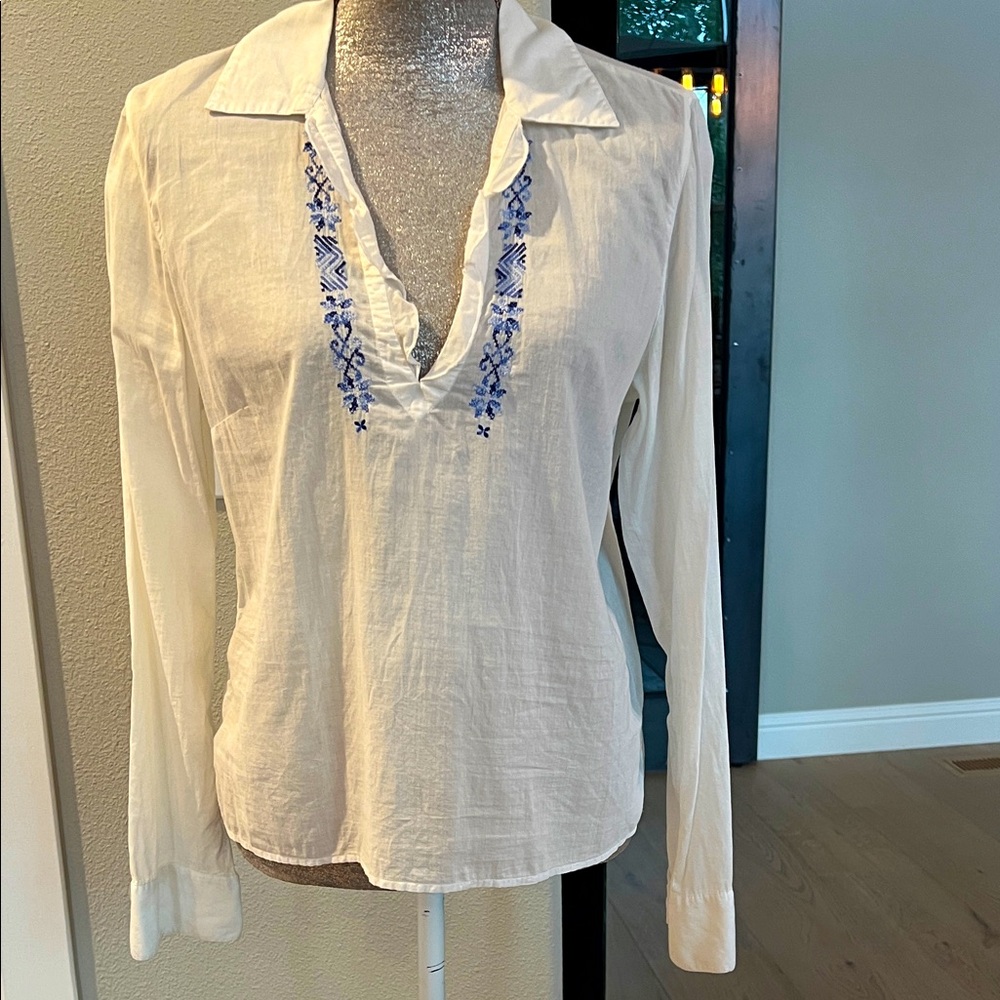 Abercrombie & Fitch Blouse Top Shirt with Blue Embroidery Large